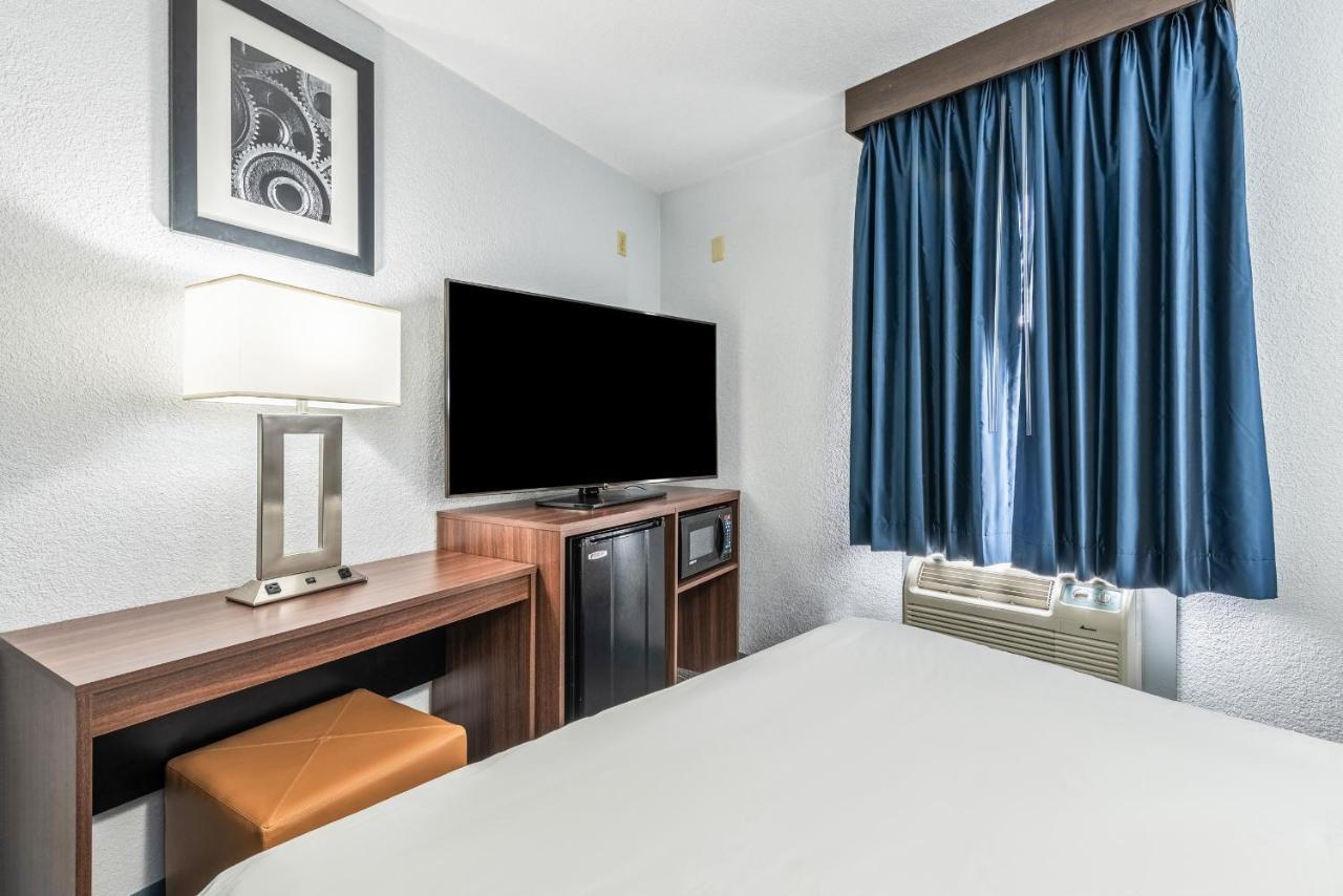 Americas Best Value Inn Сърси Екстериор снимка
