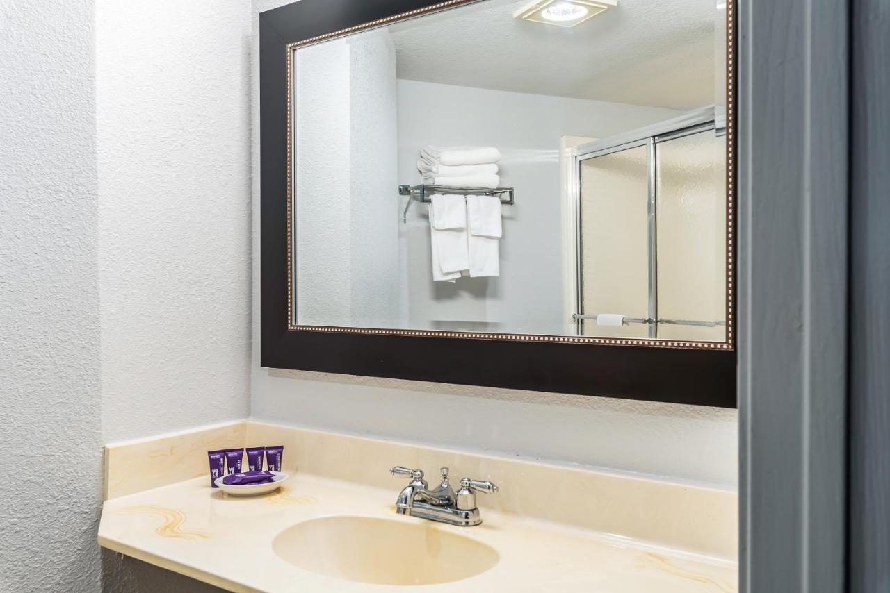 Americas Best Value Inn Сърси Екстериор снимка