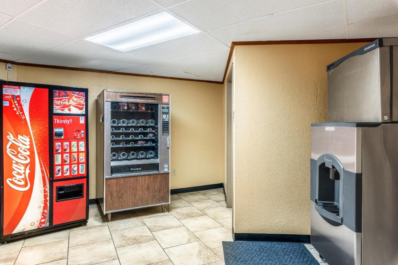 Americas Best Value Inn Сърси Екстериор снимка
